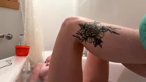 Snapshot of xpbunni chatting on September 24, 4:22 am xpbunni online show from September 24, 4:22 am