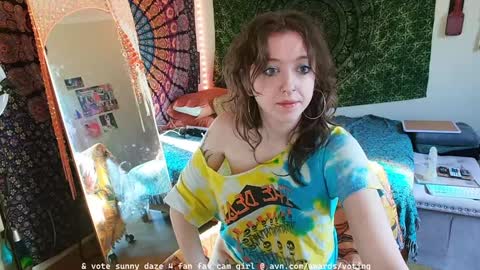 Snapshot of xsunsub chatting on January 19, 7:58 pm Sunny Daze online show from January 19, 7:58 pm