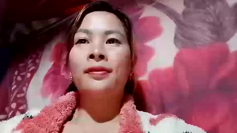 xuxulove00 online show from December 17, 12:49 am