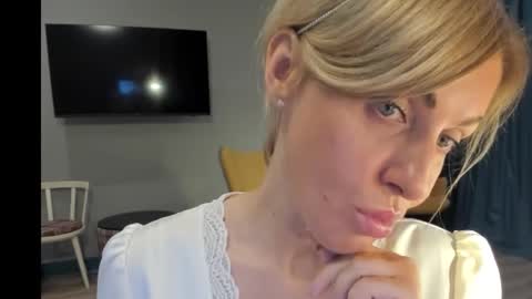 xvaleriax0 online show from September 10, 5:13 pm