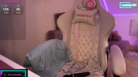Snapshot of xxfairyxgiiirlxx chatting on October 24, 1:51 pm xxfairyxgiiirlxx online show from October 24, 1:51 pm