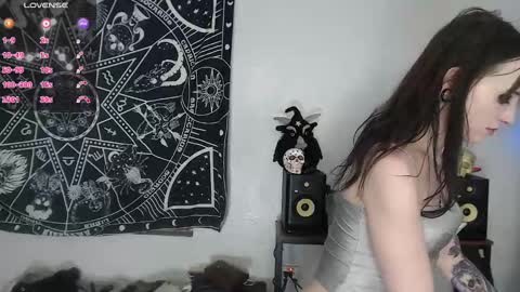 Lilith online show from December 20, 2:30 am