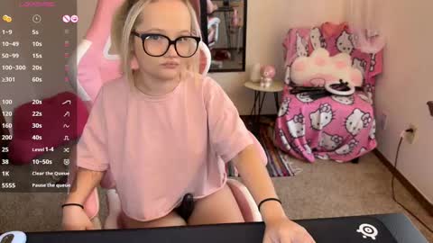 Snapshot of xxnaughtynicolexx chatting on September 14, 10:18 pm Nicole online show from September 14, 10:18 pm