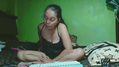 Snapshot of xxsexypinayxx chatting on March 11, 9:26 pm xxsexypinayxx online show from March 11, 9:26 pm