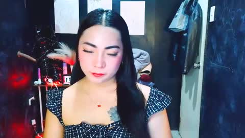 xxslutty kim online show from April 11, 7:25 am