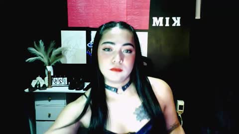 xxslutty kim online show from November 26, 5:25 pm