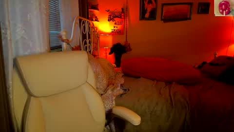 Snapshot of xxstrawberryjanexx chatting on October 9, 1:21 am Strawberry Jane online show from October 9, 1:21 am