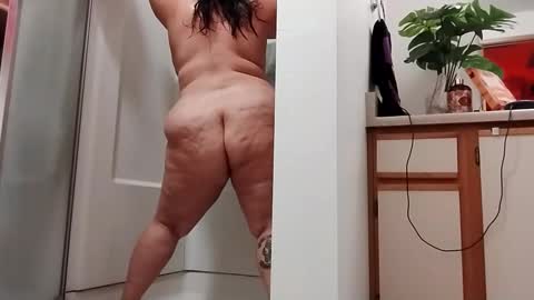 Snapshot of xxstrawberryjanexx chatting on October 26, 12:39 am Strawberry Jane online show from October 26, 12:39 am