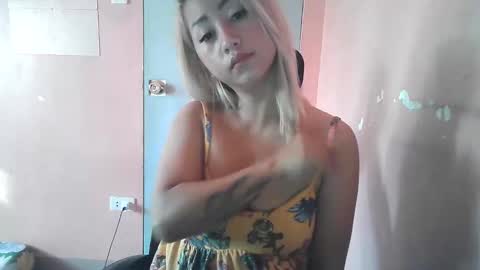 xxsugarpopxx online show from November 15, 11:39 pm