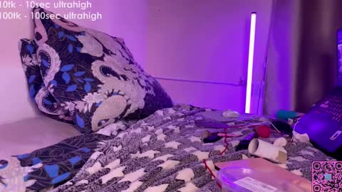 Snapshot of xxtina_ chatting on October 27, 10:11 am kristina usually everyday here started GMT3 online show from October 27, 10:11 am