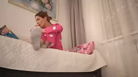 Snapshot of xxxariell_sky_1 chatting on February 27, 5:04 pm See you on October going to miss you guys incredibly. Subscribe to my Onlyfans Channel to follow the news online show from February 27, 5:04 pm