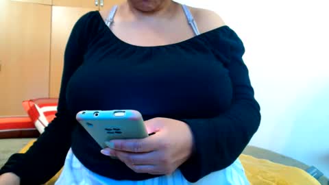 Ayanda online show from May 31, 12:00 pm