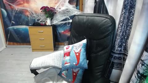 Lana online show from October 28, 7:30 pm