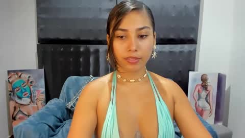 Snapshot of xxxsarita_cute chatting on January 31, 1:43 am Sara online show from January 31, 1:43 am