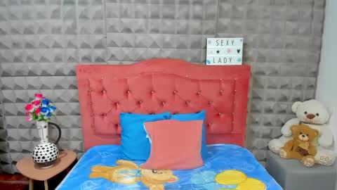 Snapshot of xxxsarita_cute chatting on December 7, 1:58 am Sara online show from December 7, 1:58 am