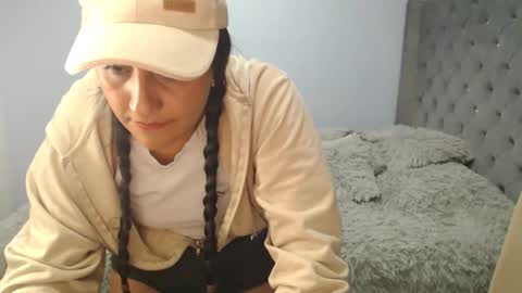 Lunhaa   online show from November 12, 11:14 pm