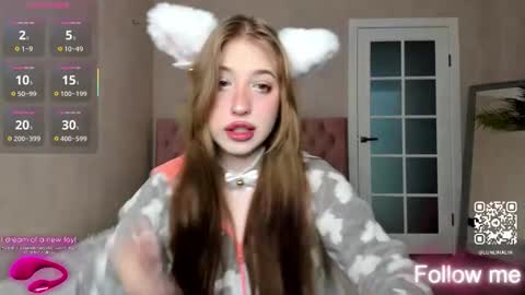 Snapshot of y0ung_lina18 chatting on September 30, 10:10 am Lina online show from September 30, 10:10 am