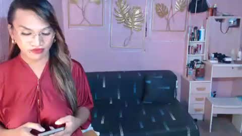 lorien gosper online show from September 19, 10:36 am