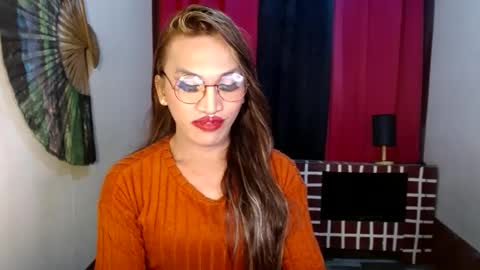 lorien gosper online show from December 3, 10:37 am