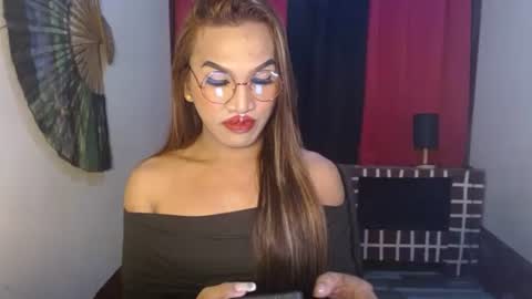 lorien gosper online show from December 17, 11:49 am