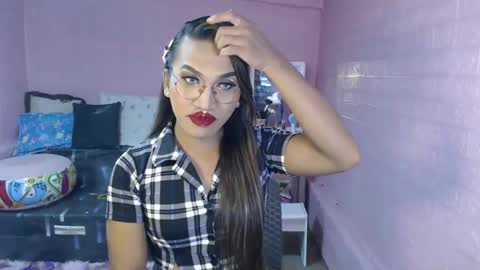 lorien gosper online show from March 2, 6:27 am