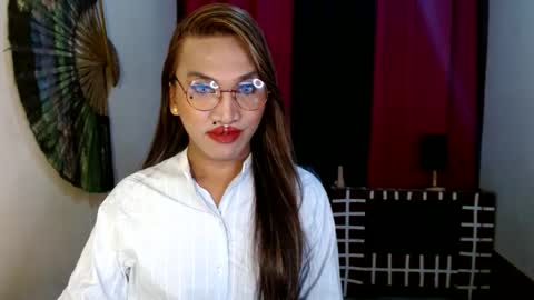 lorien gosper online show from December 11, 10:14 am