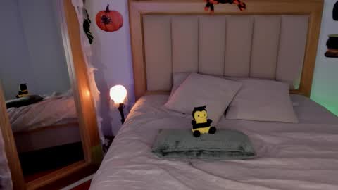 Snapshot of yandracelisoficial chatting on October 14, 2:36 am YANDRA CELIS online show from October 14, 2:36 am