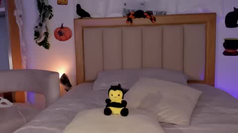 Snapshot of yandracelisoficial chatting on October 10, 1:54 am YANDRA CELIS online show from October 10, 1:54 am