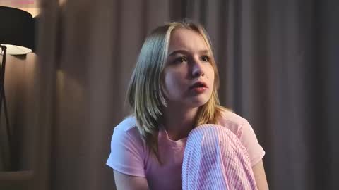 Snapshot of yangsperanza chatting on October 1, 1:05 pm Kate online show from October 1, 1:05 pm