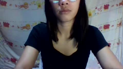 Yannah online show from January 8, 7:56 pm