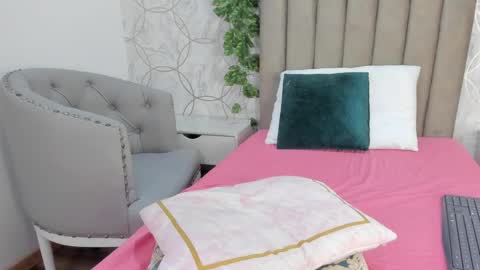 Snapshot of yaraamada chatting on October 8, 8:24 pm Yara online show from October 8, 8:24 pm