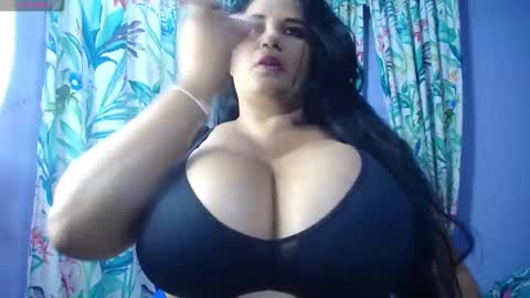 Yasmin online show from December 6, 9:56 pm