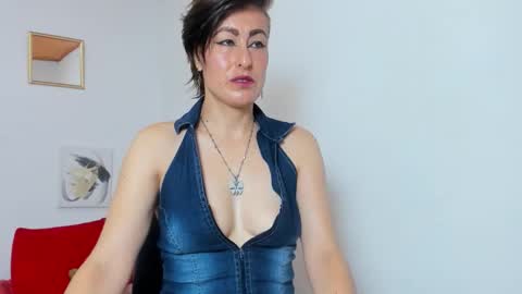 Yasemin online show from November 10, 10:54 am