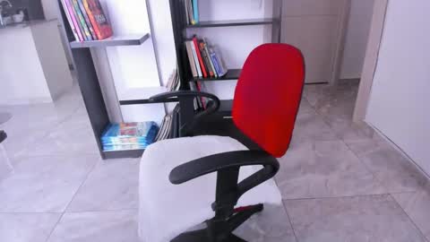 Snapshot of yenlo01 chatting on September 24, 9:47 pm yenlo01 online show from September 24, 9:47 pm