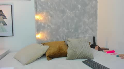 Snapshot of yesica_collins11 chatting on January 17, 11:18 pm Yesica online show from January 17, 11:18 pm