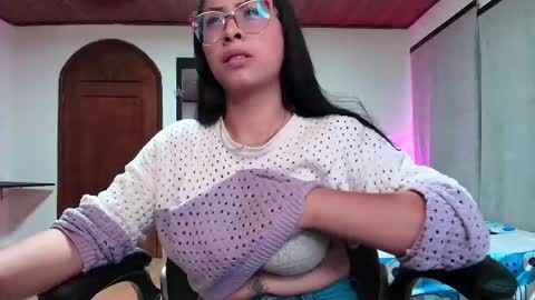 Snapshot of yesie_hot2 chatting on February 28, 12:54 am yesie_hot2 online show from February 28, 12:54 am