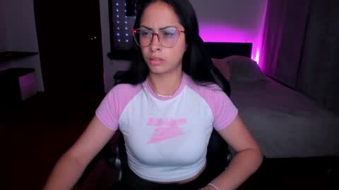Snapshot of yesie_hot2 chatting on December 30, 2:09 am yesie_hot2 online show from December 30, 2:09 am