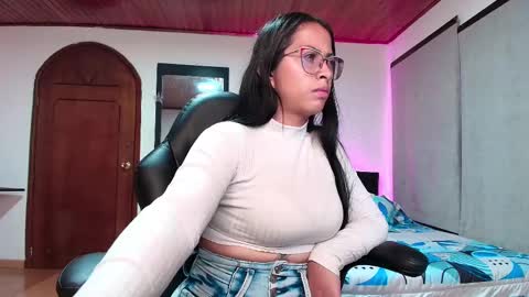 Snapshot of yesie_hot2 chatting on March 1, 1:53 am yesie_hot2 online show from March 1, 1:53 am