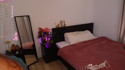 Snapshot of yess_kiki chatting on October 6, 12:55 pm Kiki online show from October 6, 12:55 pm