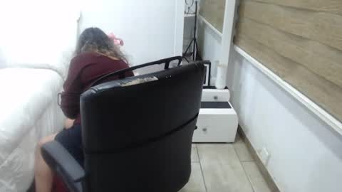 Snapshot of yessilatin chatting on October 9, 1:43 am jessy online show from October 9, 1:43 am