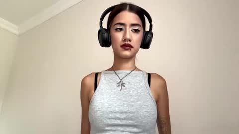 Julia 3 online show from July 10, 2:06 pm