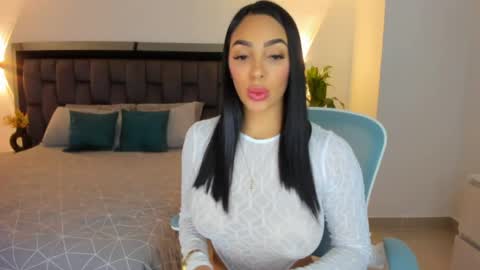 Yika Alves online show from May 5, 1:52 am
