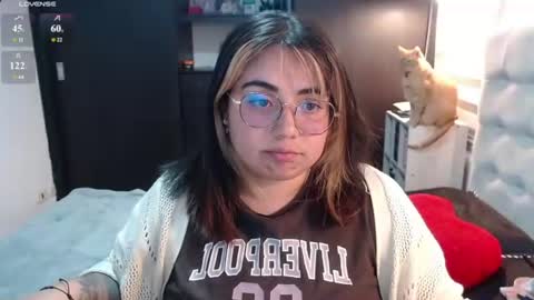hii i am yini online show from June 18, 11:09 pm