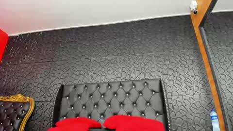 Snapshot of yiyisandoval chatting on September 30, 3:17 pm yiyisandoval online show from September 30, 3:17 pm