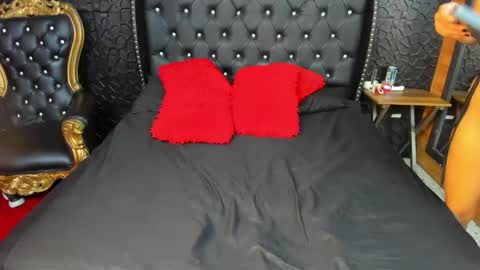 Snapshot of yiyisandoval chatting on October 14, 7:38 pm yiyisandoval online show from October 14, 7:38 pm