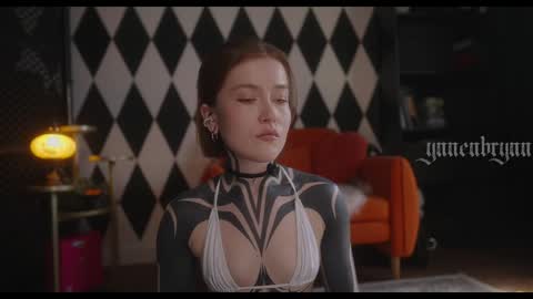 ynnenbrynn online show from June 4, 7:02 am