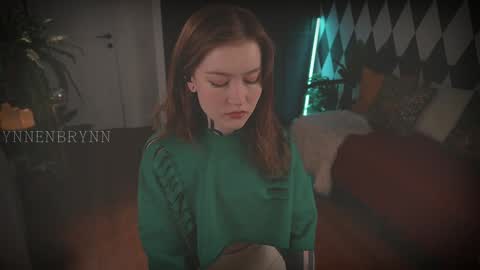 ynnenbrynn online show from December 3, 7:52 am
