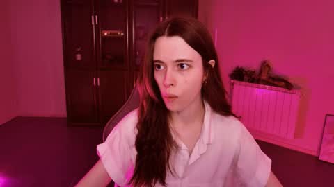 yoka_paradoxxx online show from January 9, 9:24 am