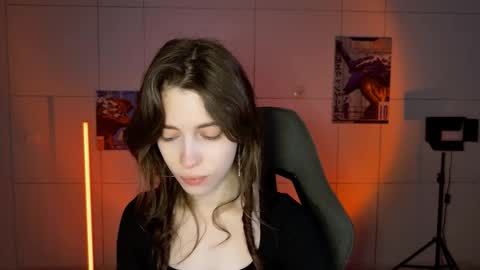 yoka_paradoxxx online show from October 15, 5:21 am