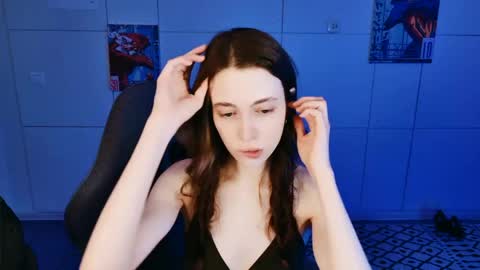 yoka_paradoxxx online show from April 3, 9:29 am